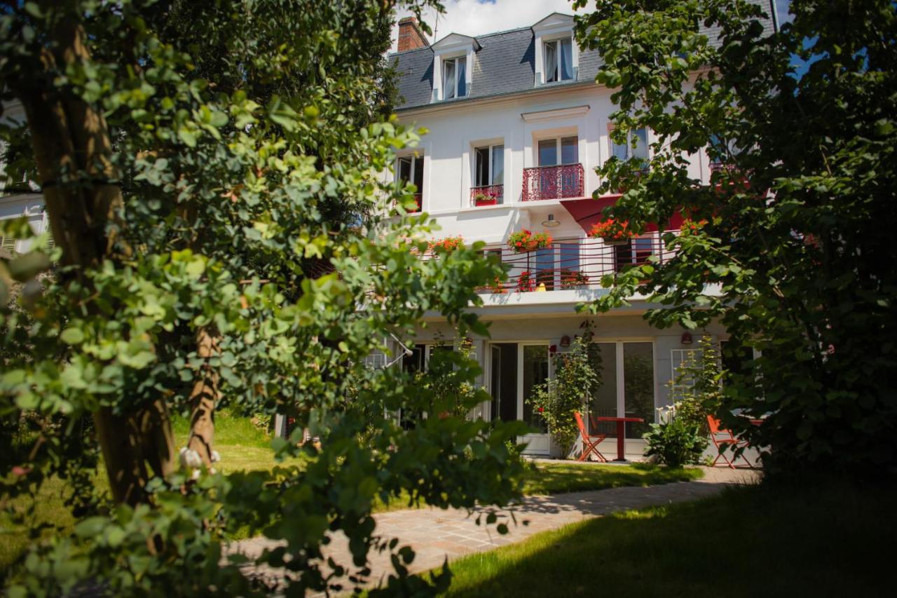 เลอ ฌาร์แด็ง เด ตวล Hotel Triel-sur-Seine ภายนอก รูปภาพ